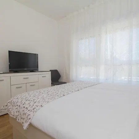 Karla Apartment