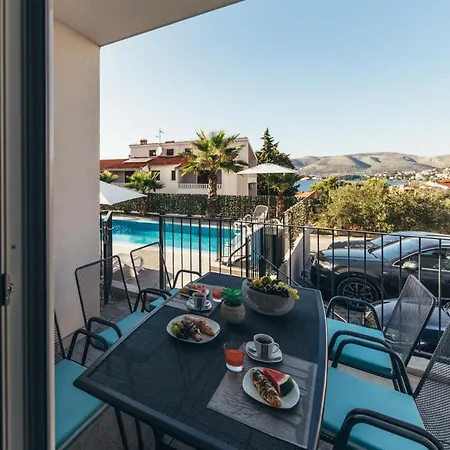 Karla Apartment