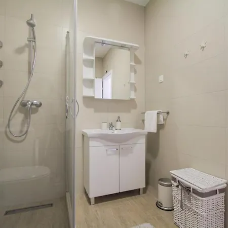 Karla Apartment *